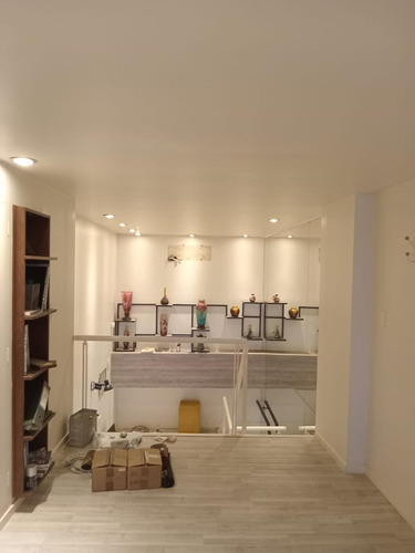 Oportunidad Local En Centro Comercial Rivadavia Entre Córdoba Y Santiago Del Estero