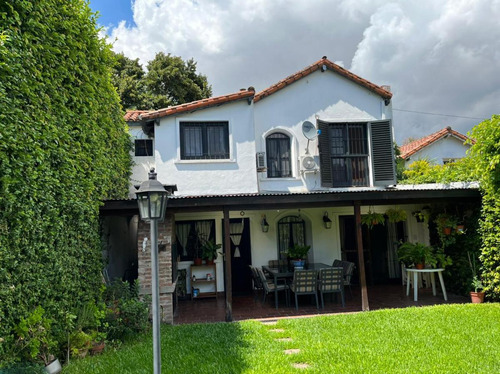 Imagen 22 de 25 de Challet En 2 Plantas , 3 Dorm , Hermoso Jardin, Cerca De Av Del Libertador