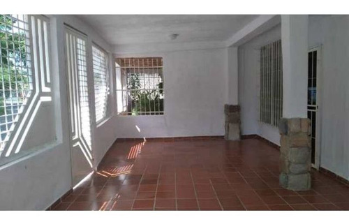 Imagen 2 de 10 de Se Vende Casa En Fundacion Valencia Flor Amarillo