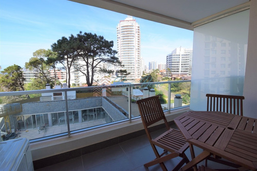 Apartamento En Brava, 1 Dormitorios *- Ref: 2855