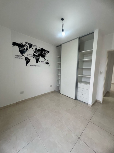 Departamento De Tres Ambientes En Alquiler