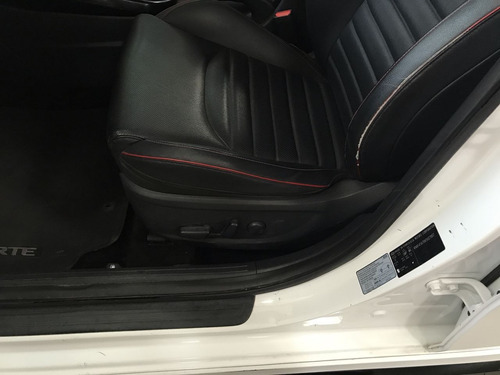 Imagen 13 de 15 de Kia Forte 2019 1.6 Gt Turbo 5p At