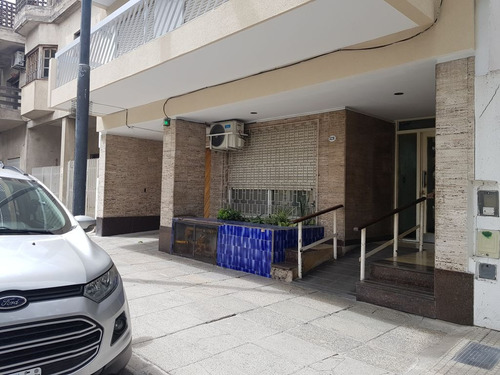 Le Viene De Perillas..3 Amb.a Mts Lope De Vega Y Rivadavia