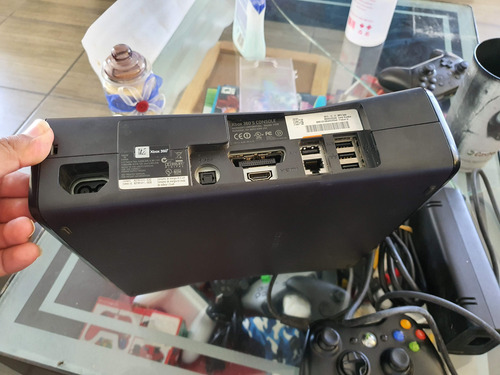 Xbox 360 Con Rgh3 250gbs Con Juegos Instalados Negro (Usado)