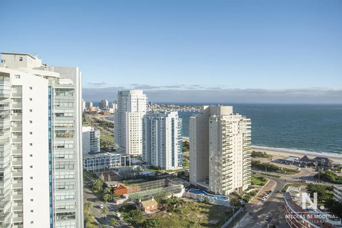 Oportunidad En Playa Mansa, Finamente Decorado. Sunrise Tower