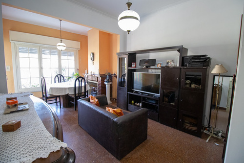 Casa 3 Amb C/ Cochera S/ Lote 420m2