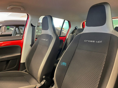Imagem 8 de 10 de Volkswagen Cross Up 1.0 Mpi 12v Flex 4p Automatizado