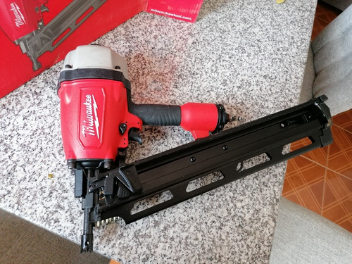 Milwaukee Clavadora Neumática Para Framing 7200-20 Seminueva