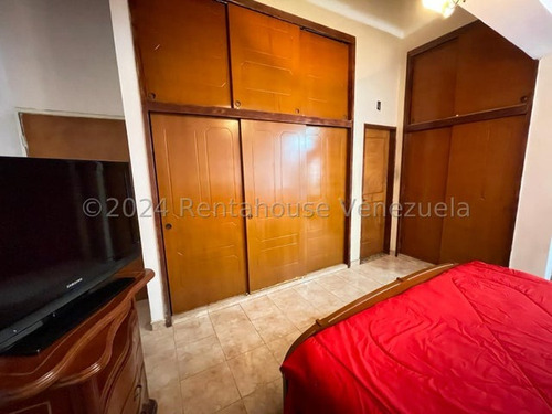 Fantástica Quinta En Venta Urb San Jacinto, Maracay Tiene Área Social Con Piscina 24-23124 Hc