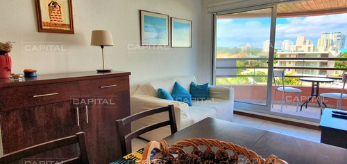 Imagen 2 de 9 de Venta Departamento Dos Dormitorios Playa Mansa Punta Del Este - Punta Del Este Mansa