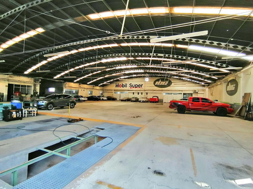Bodega O Local Comercial En Renta Céntrica Con Dos Frentes En Prol. Corregidora Sur, Querétaro.