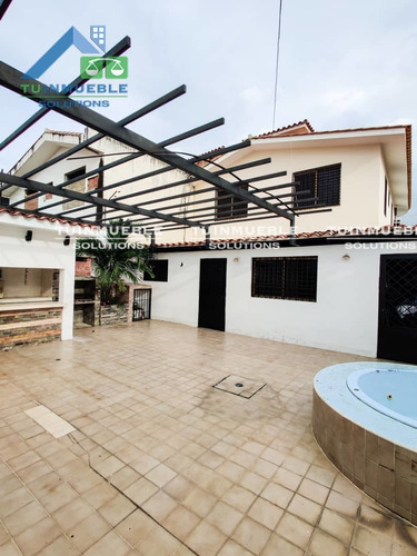 Imagen 13 de 14 de Quinta 2 Niveles En Venta Los Corales