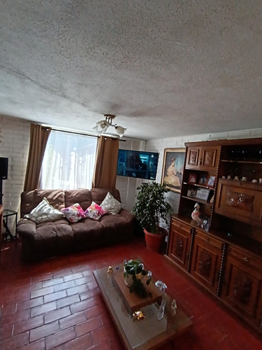 Casa En Condominio, 3 Dorm. 2 Baños Piscina Ciudad Satélite.