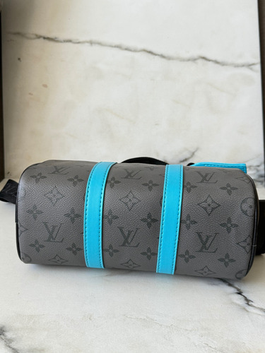 Bolsa Mariconera Louis Vuitton Keepall25 Gucci Versace Boss Gris Oscuro Lisa Negro Negro (Usado)