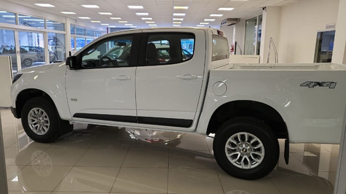 Imagen 18 de 25 de Chevrolet S10 Cd Lt 4x4 0km Patentado Sin Rodar 2022 As Br*