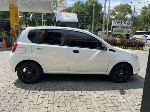 Chevrolet Aveo 1.6 Emotion Mt 4x2 2012