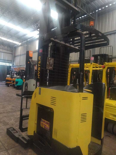 Imagen 3 de 7 de #221 Montacargas Hyster Reach Doble Pasillo Angosto