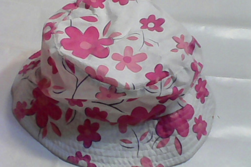 Sombrero Gorrito Para Niñas Blanco Con Flores Rosas Y -hermoso Para Acompa;ar Looks Playeros, City, Con Algun Detal