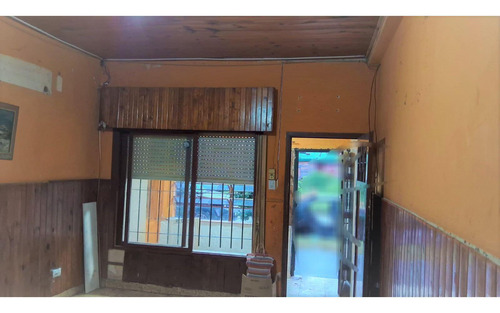 Casa En Venta - 2 Dormitorios 1 Baño - 153mts2 - Morón