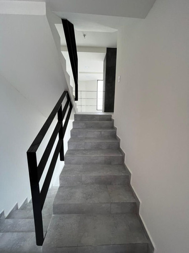 En Venta | Espectacular Casa En Privada Con Casa Club, Nuevo Refugio, Querétaro