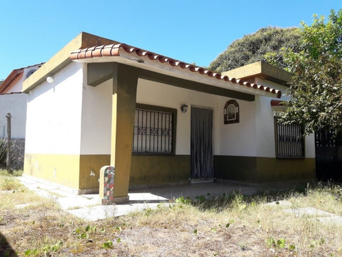 Imagen 2 de 19 de Santa Teresita Casa Sola En Lote