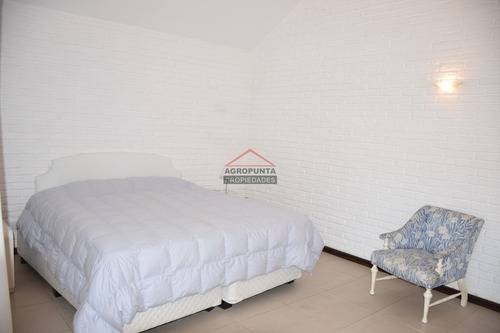 Casa En Roosevelt, 3 Dormitorios *- Ref: 3277