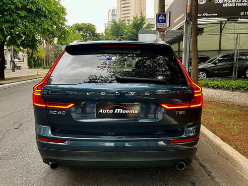 Volvo XC60 2.0 T5 MOMENTUM AWD