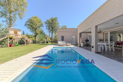 Casa En Venta En Country San Diego Moreno