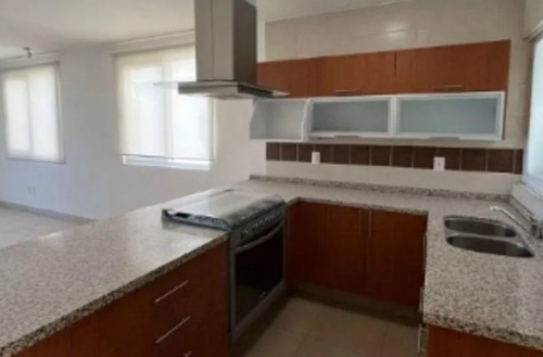 Casa En Venta En Fraccionamiento Zigata, Queretaro
