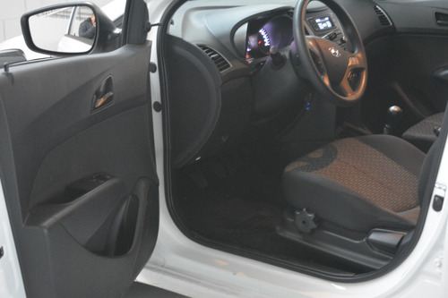 Imagem 8 de 13 de Hyundai Hb20 1.0 Unique 12v Flex 4p Manual