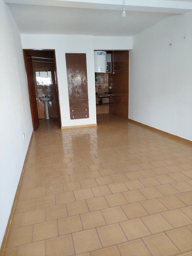 Imagen 5 de 16 de Venta Monoambiente Alberdi Sta Rosa Y Neuquen, Libre
