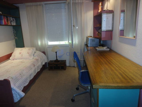 Punta Del Este, Importante Chalet En Zona Mansa- Ref: 660