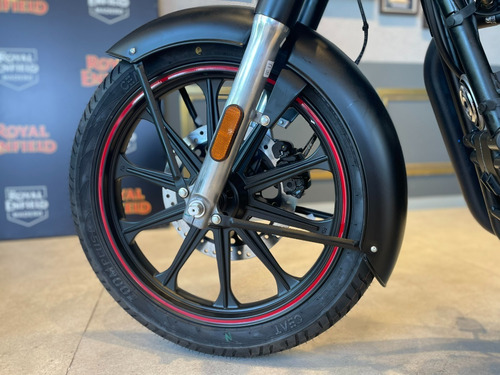 Imagen 17 de 25 de Royal Enfield Classic 350 Dark Stealth Black