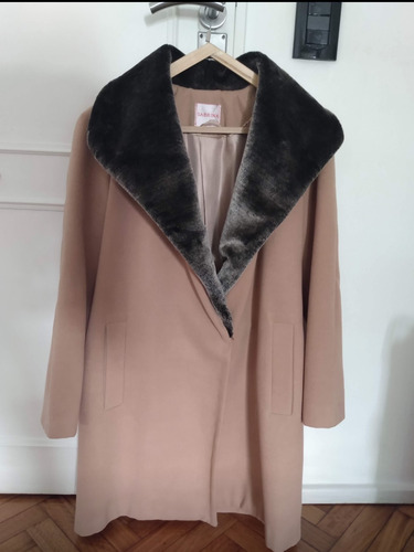 Campera Tapado Sabrina Talle 44 (Usado)