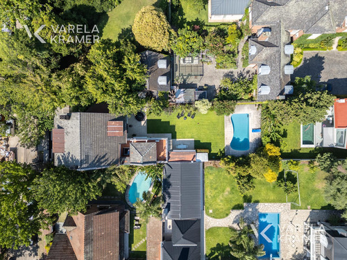 Casa En Venta En Martínez