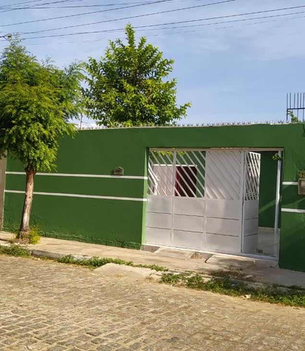Casa Grande Com 2 Salas E 2 Quartos.