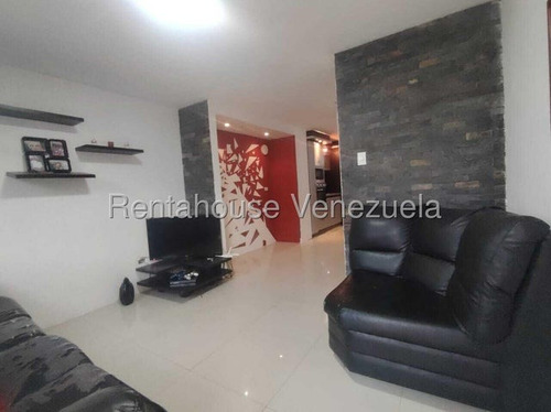Marianny Gonzalez, Alquila Townhouse Equipado Av Ribereña Cabudare Lara
