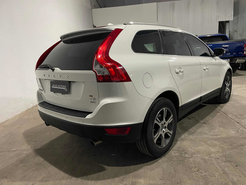 Imagen 5 de 16 de Volvo Xc60 2012 3.0 T6 Awd High 304cv