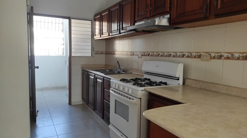Imagen 3 de 16 de Apartamento En Alquiler En Evaristo Morales!