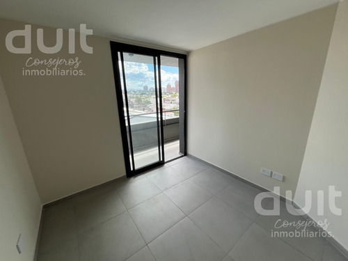 Piso 4to Con Balcon. Oportunidad En Nueva Cordoba!
