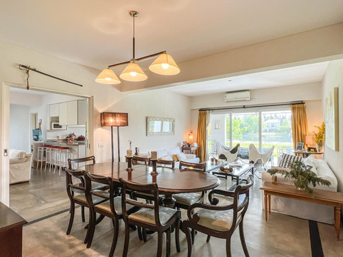 Imagen 7 de 30 de Casa En Venta Con Vista A Laguna En Barrio Cerrado En Tigre