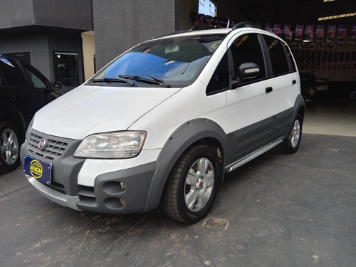 Imagem 2 de 15 de Fiat Idea 1.8 16v 4p Adventure Flex