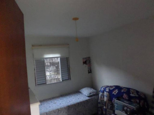 Imagem 5 de 8 de Casa De 2 Dormitórios Sala 2 Cozinhas 2 Banheiros E Garagem Para 2 Carros. Casa De Frente. - Hm2432