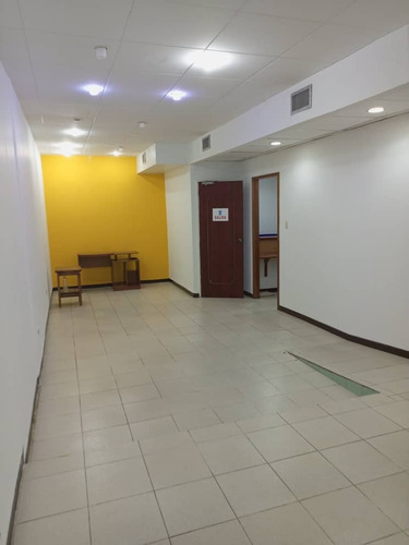 Se Vende O Alquila Oficina Comercial C.c Camoruco Av. Bolivar C-7047 