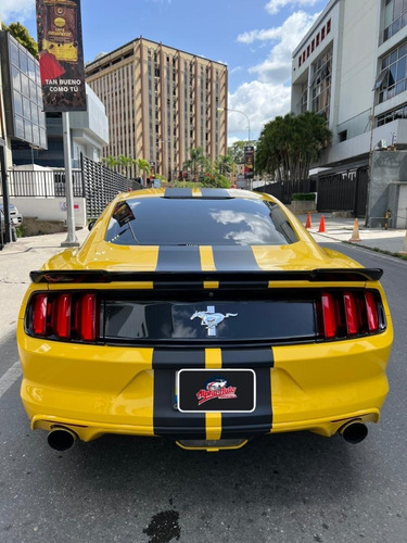 Imagen 4 de 12 de Ford Mustang 2015