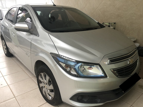 Chevrolet Onix Prata 1.4 Lt 5 Portas Manual