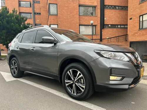 Nissan Xtrail T-32 exclusive 2.5 AT 4x2 7 puestos