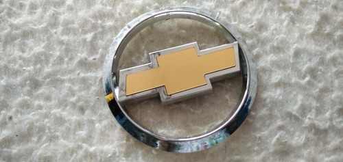 Emblema Logo Compuerta Chapa Chevrolet Corsa 2 Puertas