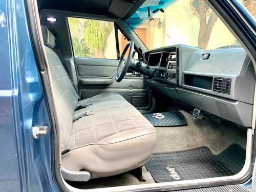 Imagen 10 de 15 de Jeep Comanche Comanche Sport 4x2