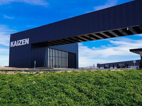 3,734m2 De Nave Industrial Dentro De Parque, Muy Cerca Del Aeropuerto Internacional De Querétaro